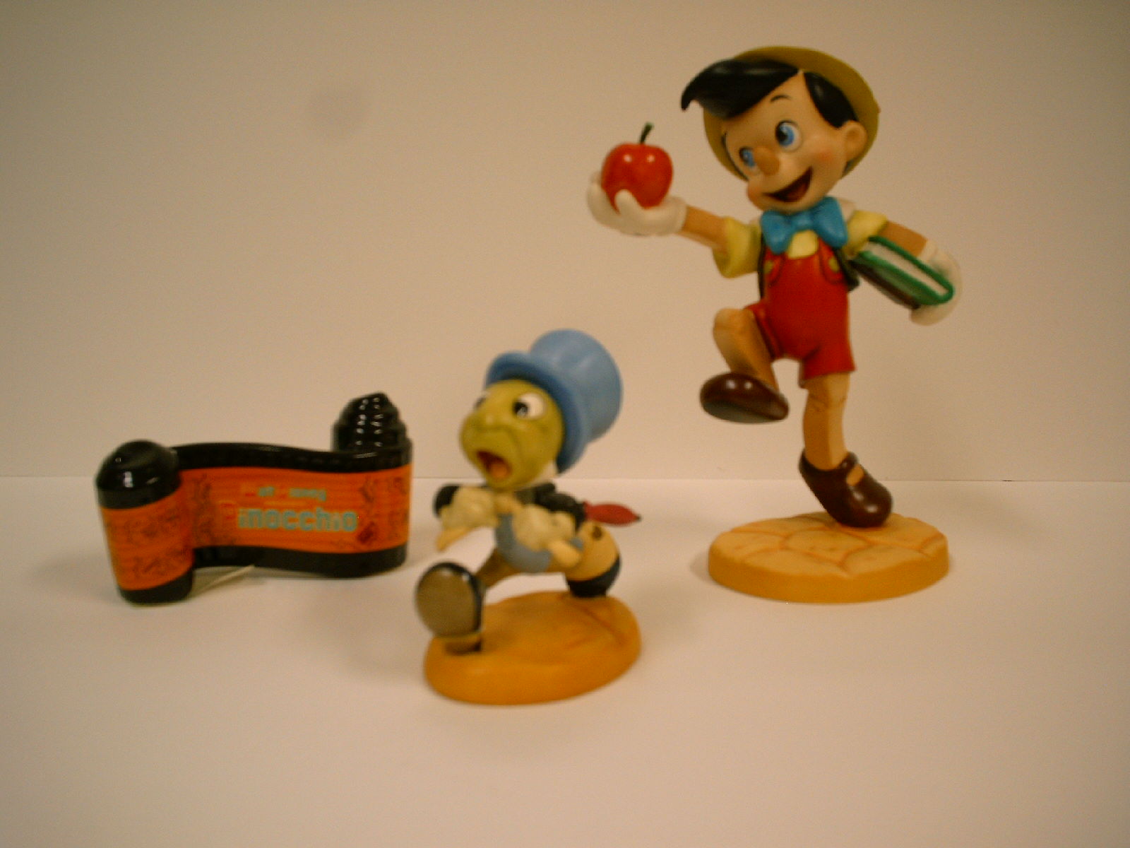 Pinocchio, Jiminy Cricket with Opening Title